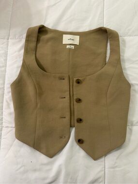 Aritzia Wilfred Tan Sleeveless Button Front Vest